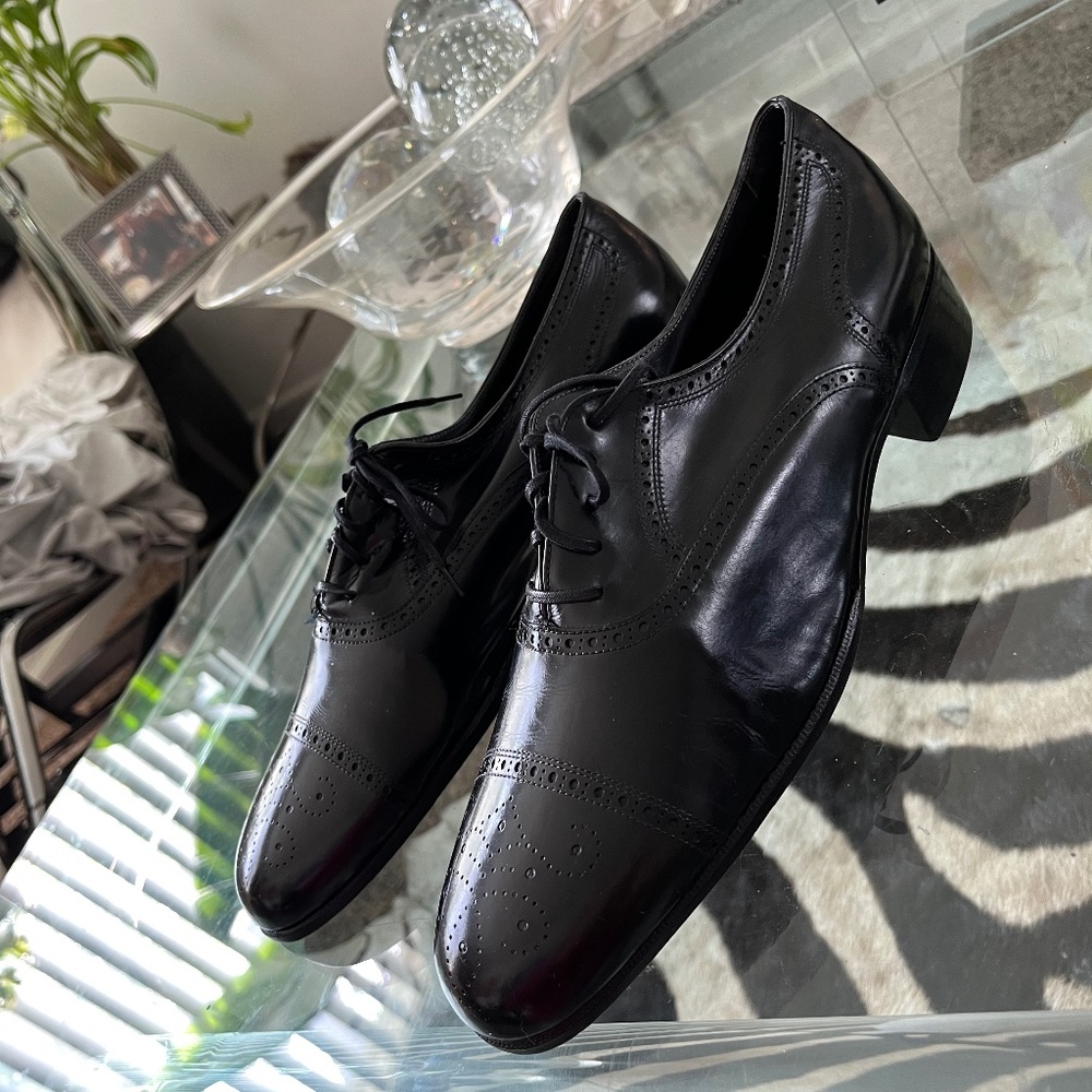 Mens tie lace genuine leather shoes w wing tip detail